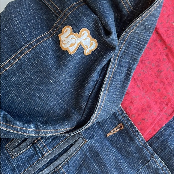 Good quality small to medium
Waist length skyer brand - Picture 2 of 3